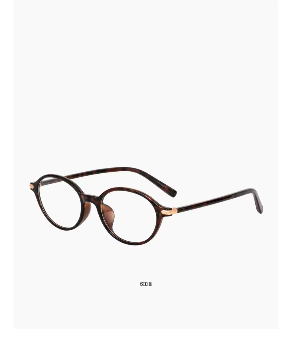 Women’s Retro Geek Chic Ultra-Light Small Oval Black Frame Glasses