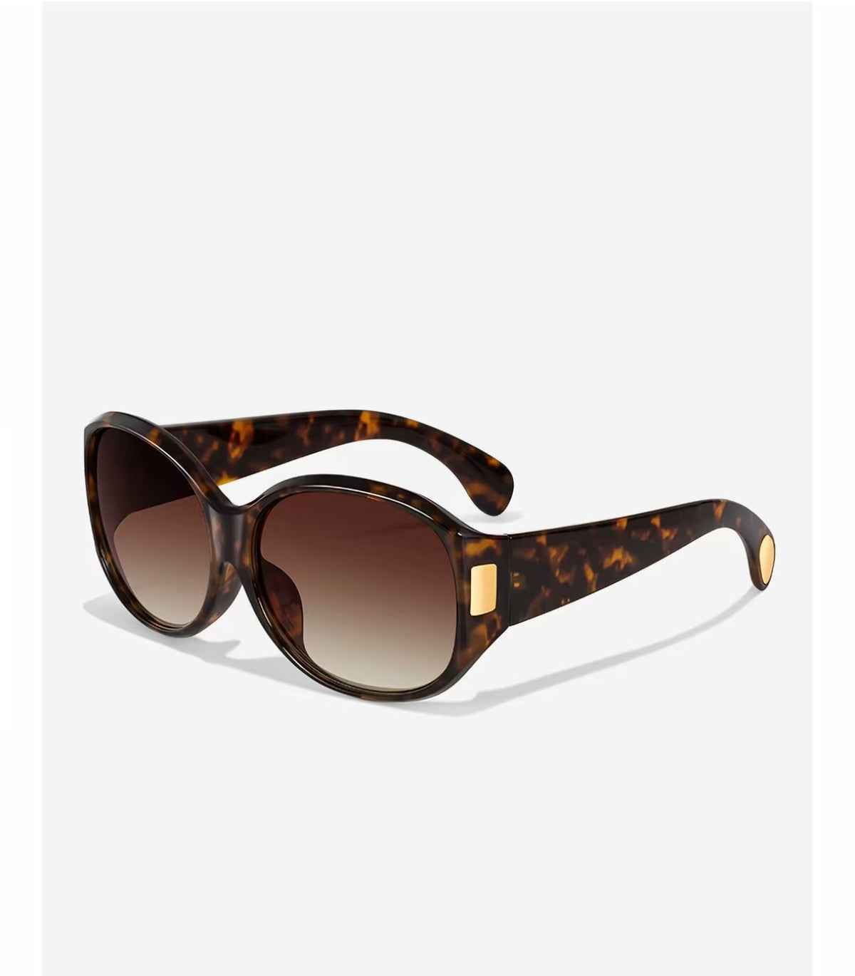 Tortoise Shell full-rim oversized rounded-square polycarbonate sunglasses, three-quarter view