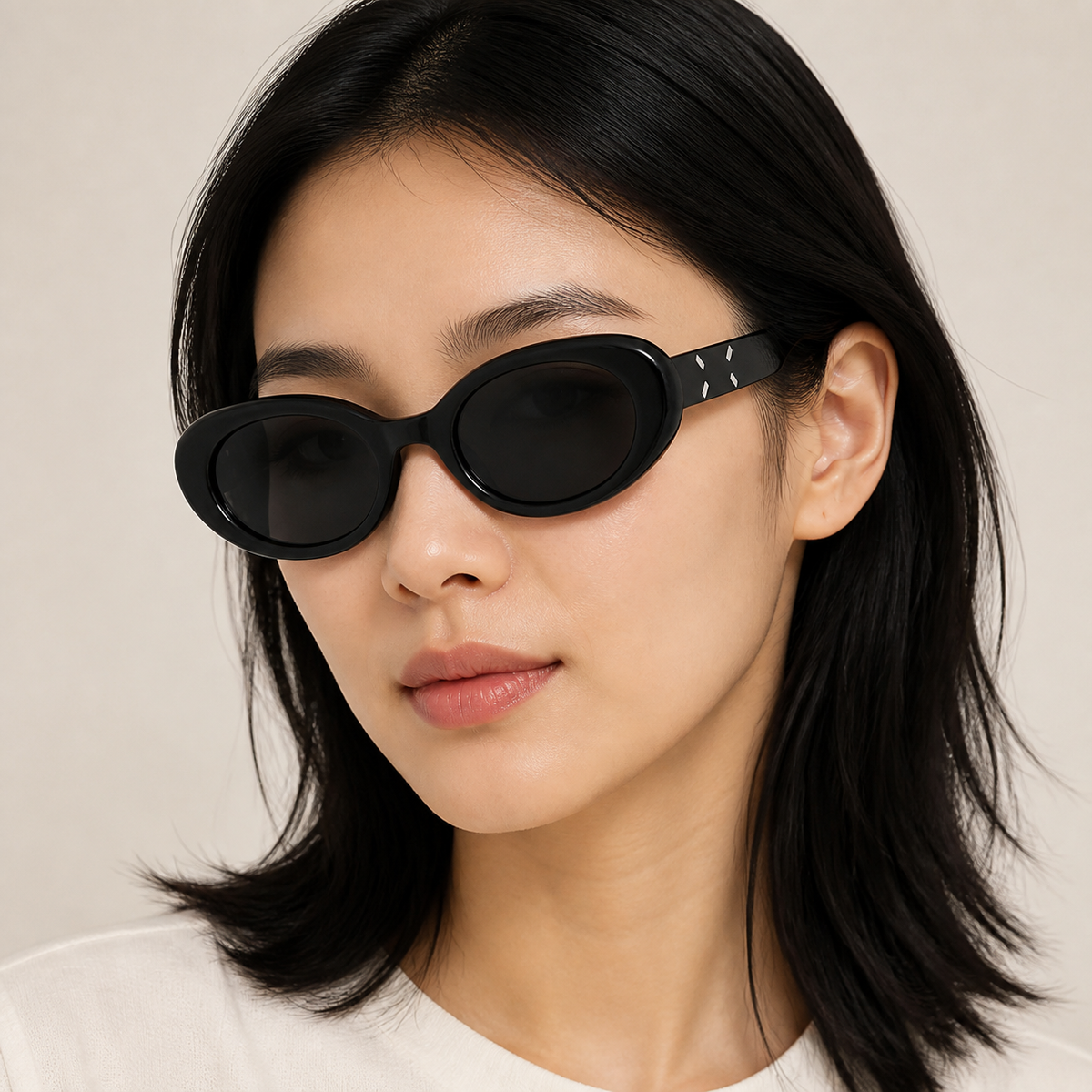 Black Women's Oval PC UV400 Sunglasses, front adult model view